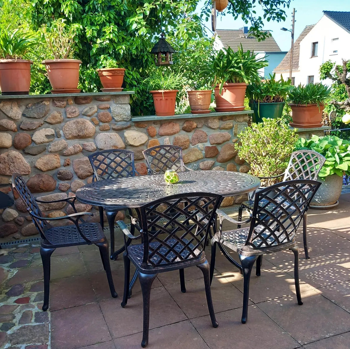 Gartentisch und Terrassentisch — wetterfest, aus Aluminium
